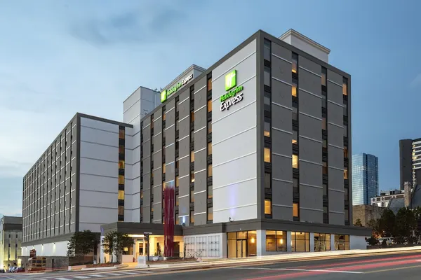 Photo 1 - Holiday Inn Express Nashville Downtown - Broadway by IHG