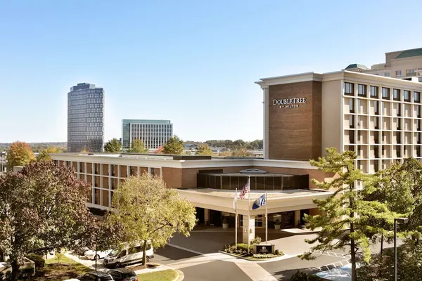 Photo 1 - Doubletree by Hilton McLean Tysons