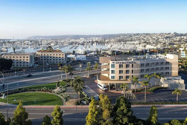 Photo 1 - DoubleTree by Hilton San Diego Bayside