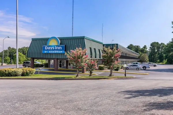 Photo 1 - Days Inn by Wyndham Seneca / Clemson Area