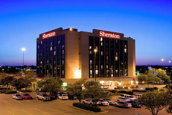 Photo 1 - Sheraton West Des Moines Hotel