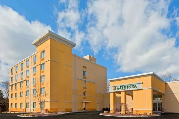 Photo 1 - La Quinta Inn & Suites by Wyndham Danbury