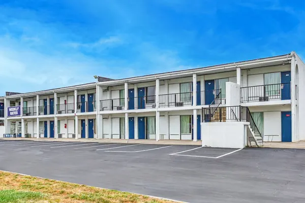 Photo 1 - Relax Inn by OYO Columbus OH I 70