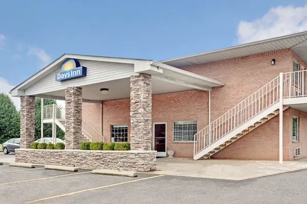 Photo 1 - Days Inn by Wyndham Joelton/Nashville