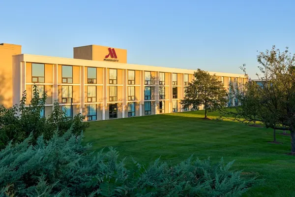 Photo 1 - Washington Dulles Airport Marriott