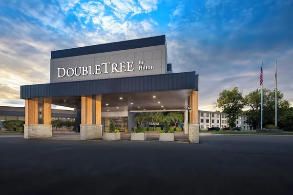 Photo 1 - DoubleTree by Hilton Manhattan, KS
