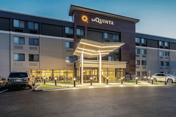 Photo 1 - La Quinta Inn & Suites by Wyndham Salem NH