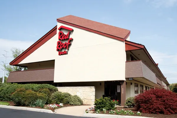 Photo 1 - Red Roof Inn Detroit - Farmington Hills