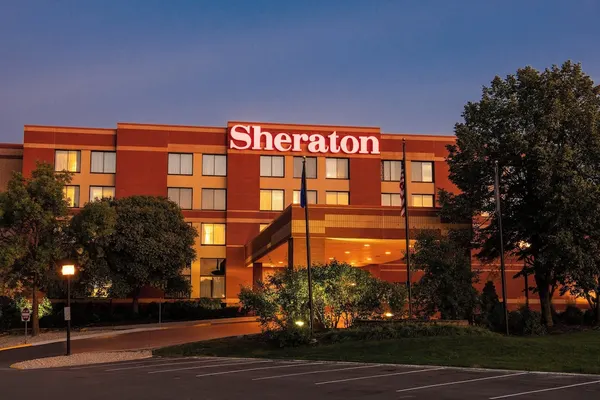 Photo 1 - Sheraton Minneapolis West Hotel