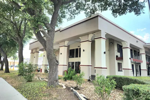 Photo 1 - Days Inn by Wyndham San Marcos
