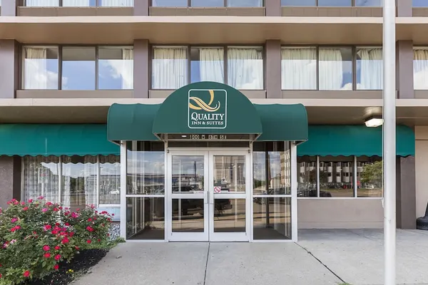 Photo 1 - Quality Inn & Suites Cincinnati Downtown