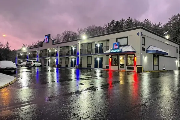 Photo 1 - Motel 6 Kingston, TN