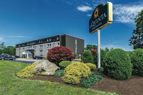 Photo 1 - La Quinta Inn & Suites by Wyndham Warwick Providence Airport