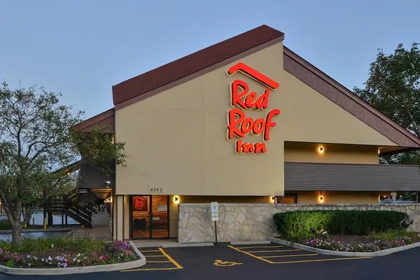 Photo 1 - Red Roof Inn Milwaukee Airport