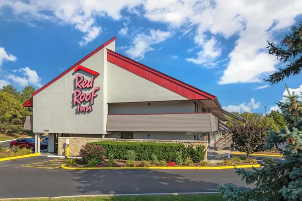 Photo 1 - Red Roof Inn Milwaukee – Airport/Oak Creek