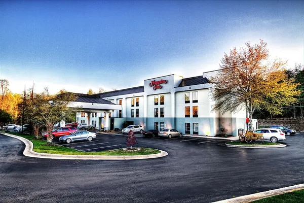 Photo 1 - Hampton Inn Jonesville Elkin