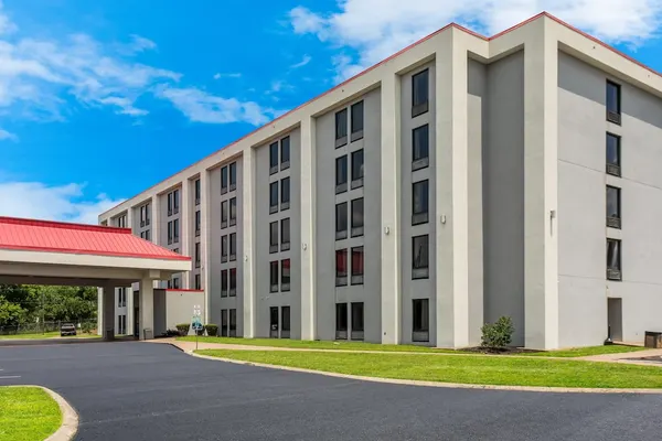 Photo 1 - Red Roof Inn Nashville - Music City