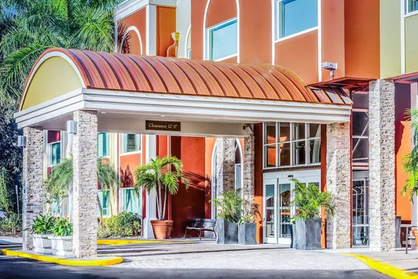 Photo 1 - Holiday Inn Express & Suites Bradenton West, an IHG Hotel