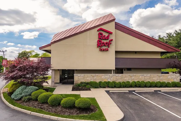 Photo 1 - Red Roof Inn Cincinnati Northeast - Blue Ash