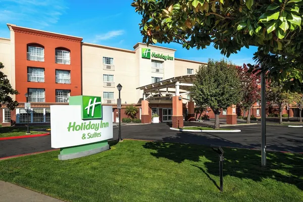 Photo 1 - Holiday Inn Hotel & Suites San Mateo-San Francisco SFO, an IHG Hotel