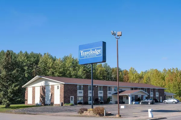 Photo 1 - Travelodge by Wyndham Merrill