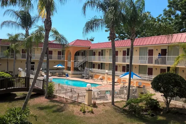 Photo 1 - Days Inn & Suites by Wyndham Port Richey