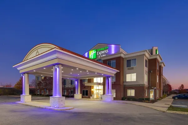 Photo 1 - Holiday Inn Express & Suites Detroit - Farmington Hills, an IHG Hotel