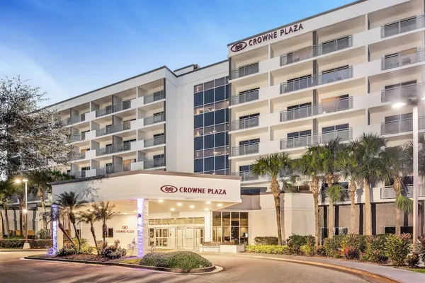 Photo 1 - Crowne Plaza Orlando - Lake Buena Vista  by IHG