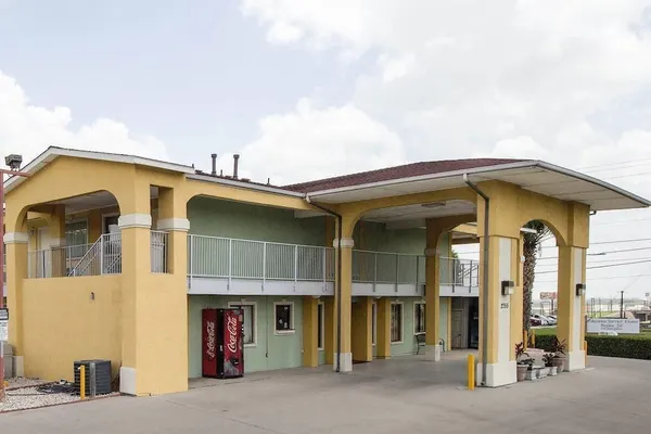 Photo 1 - Econo Lodge Inn & Suites San Antonio near Frost Bank Center