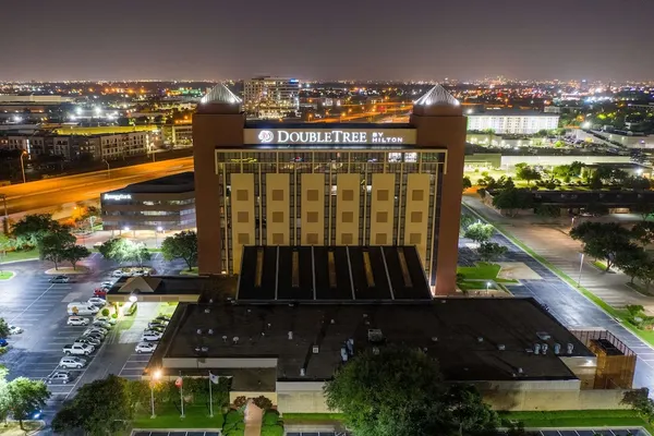 Photo 1 - DoubleTree by Hilton Dallas - Richardson