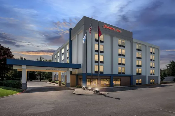 Photo 1 - Hampton Inn Knoxville - Airport