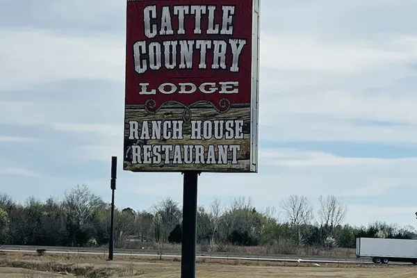 Photo 1 - Cattle Country Lodge