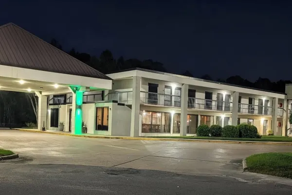 Photo 1 - Quality Inn Moss Point - Pascagoula