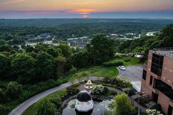 Photo 1 - Woodcliff Hotel and Spa