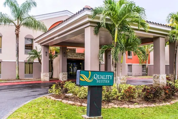 Photo 1 - Quality Suites Fort Myers - I-75