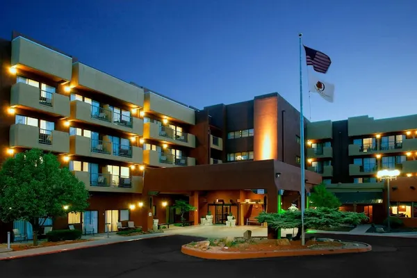 Photo 1 - DoubleTree by Hilton Hotel Santa Fe