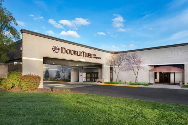 Photo 1 - DoubleTree by Hilton Hotel Lawrence