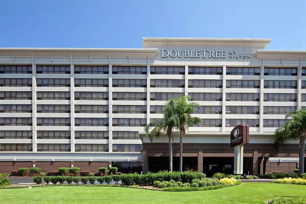 Photo 1 - DoubleTree by Hilton Hotel New Orleans Airport