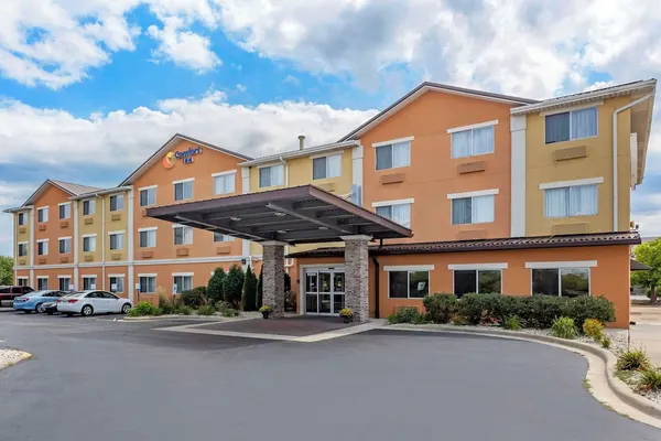 Photo 1 - Comfort Inn Gurnee near Six Flags