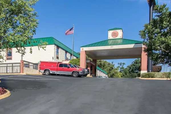Photo 1 - Quality Inn Hixson - Chattanooga