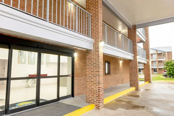 Photo 1 - Days Inn & Suites by Wyndham Bossier City/Casino Area