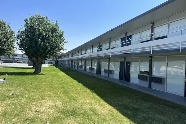 Photo 1 - Econo Lodge Carlsbad Caverns Area