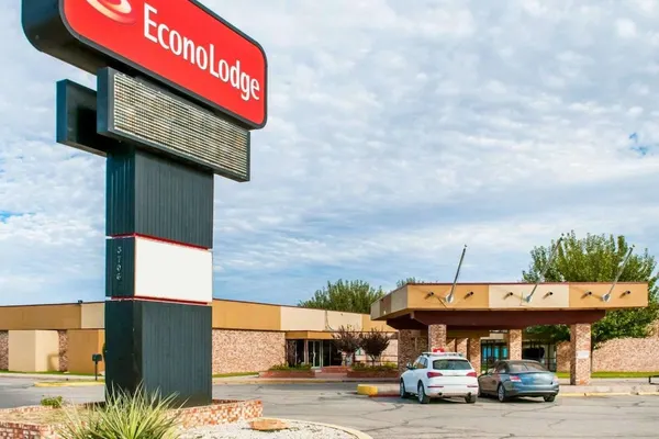 Photo 1 - Econo Lodge Carlsbad Caverns Area
