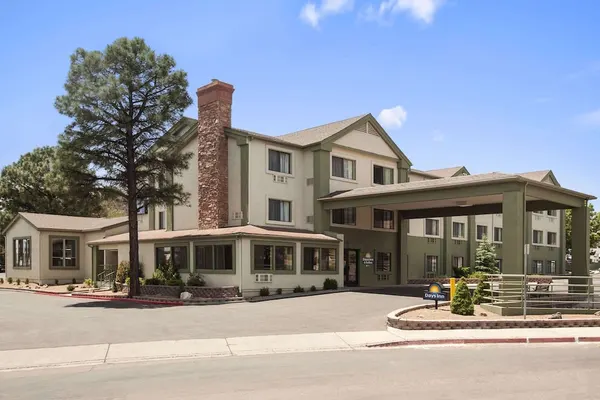 Photo 1 - Days Inn & Suites by Wyndham East Flagstaff