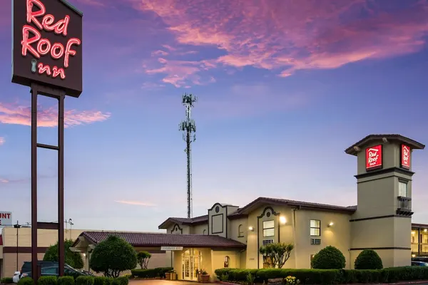 Photo 1 - Red Roof Inn Dallas - Richardson