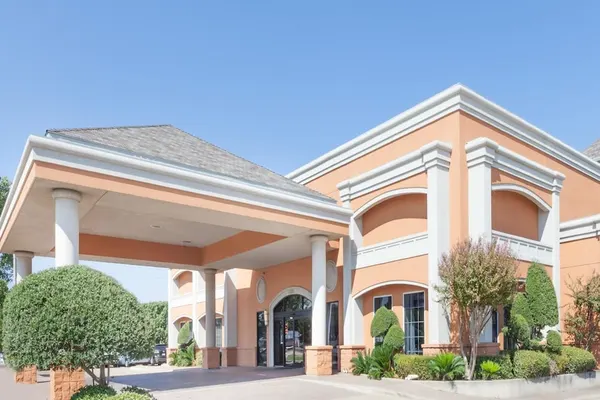 Photo 1 - SureStay by Best Western Irving Grapevine DFW North
