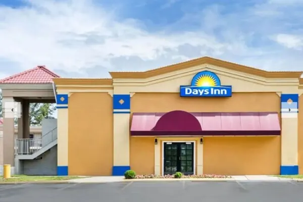 Photo 1 - Days Inn by Wyndham Greensboro Airport