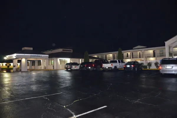 Photo 1 - Travel Inn Kingsport