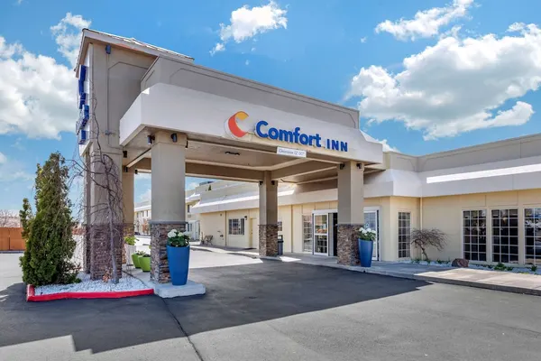 Photo 1 - Comfort Inn & Suites Klamath Falls