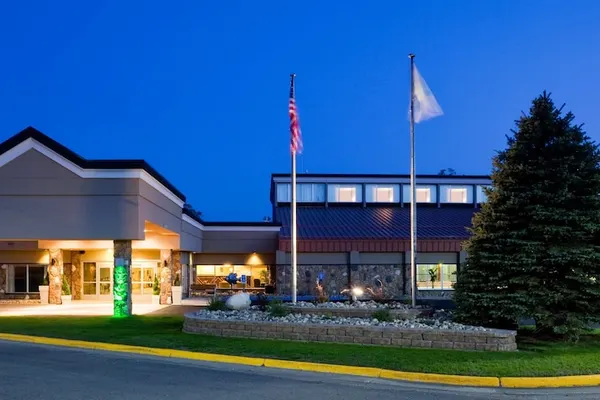 Photo 1 - Holiday Inn Detroit Lakes by IHG